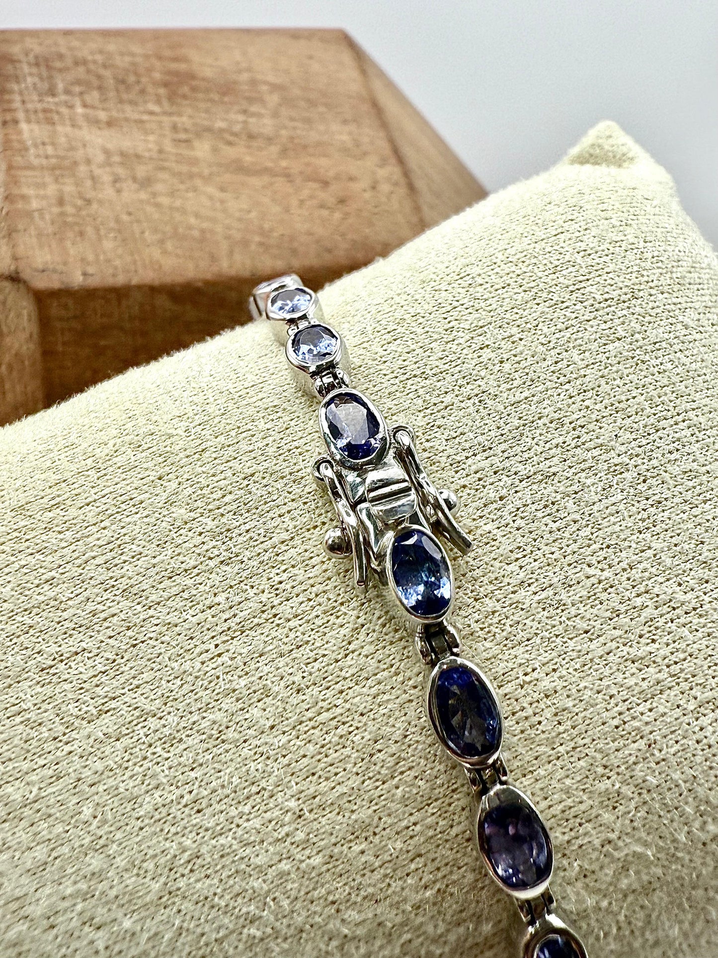 Oval cut Tanzanite Bracelet Sterling Silver 925