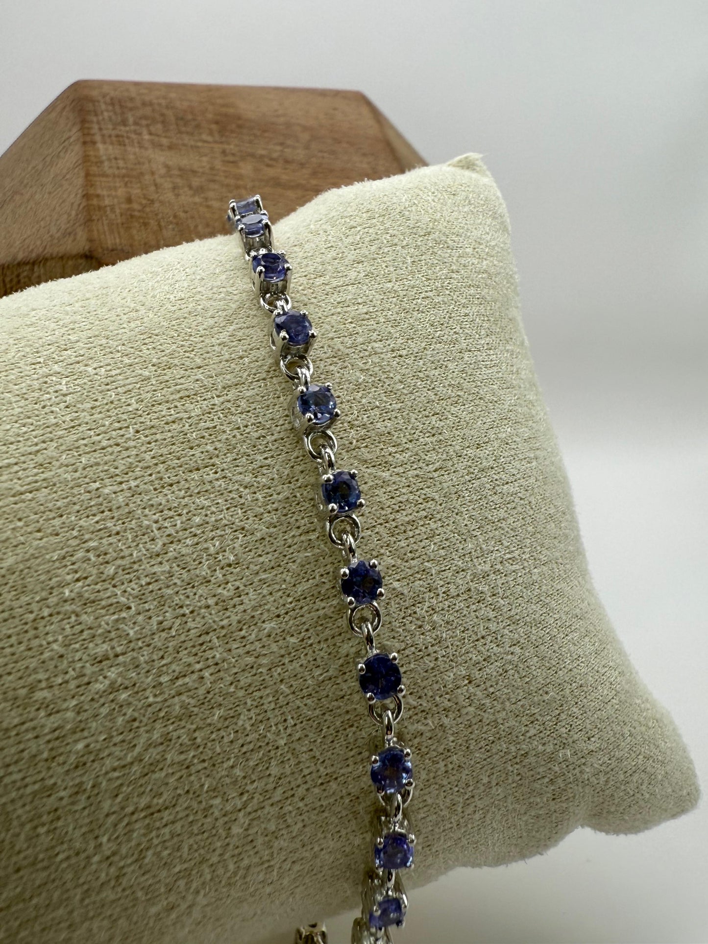 Round cut Tanzanite Bracelet Sterling Silver 925
