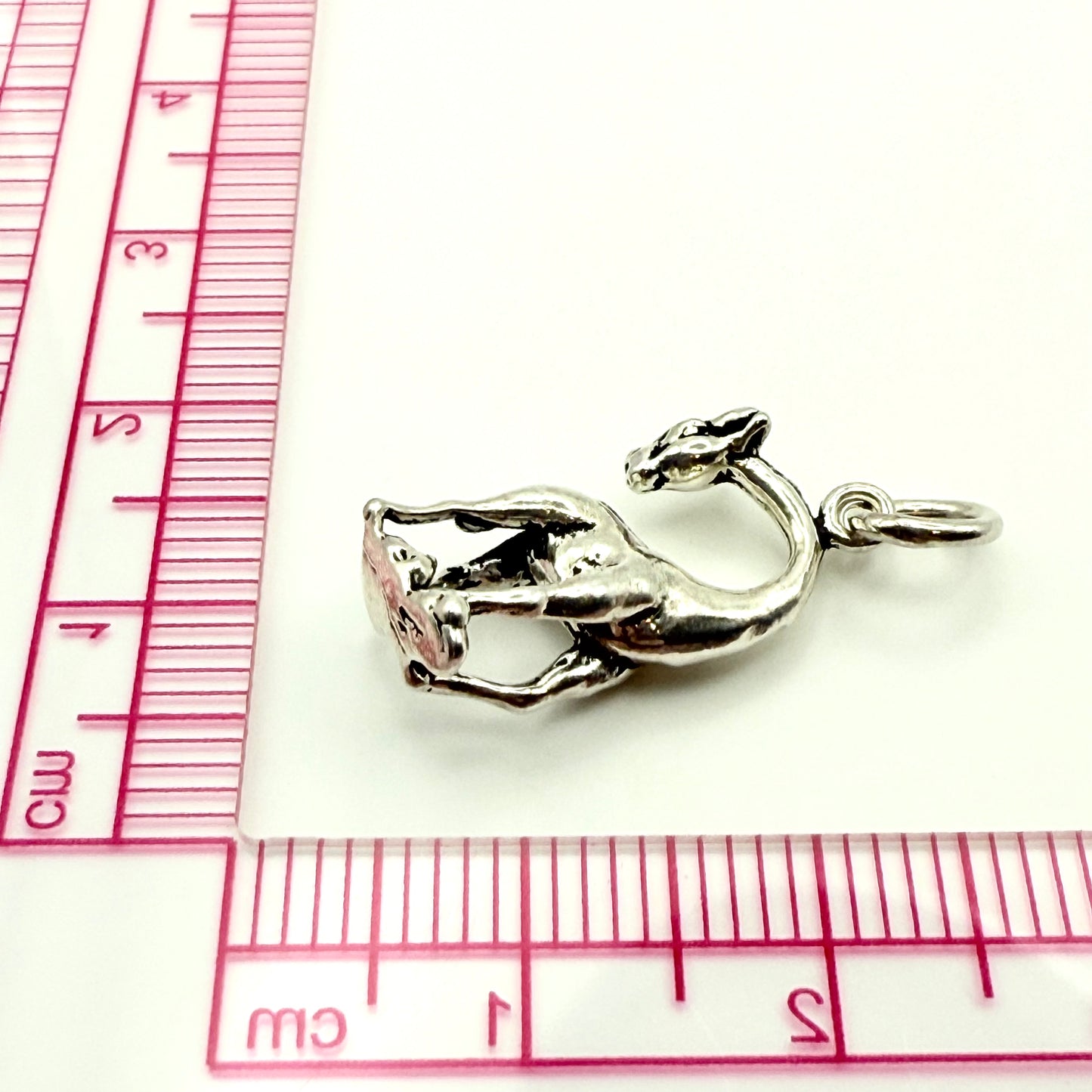 925 Sterling Silver Curved Neck Giraffe Charm