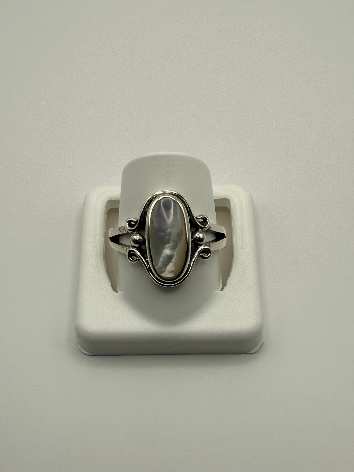 Vintage Mother of Pearl Ring Style Sterling Silver 925