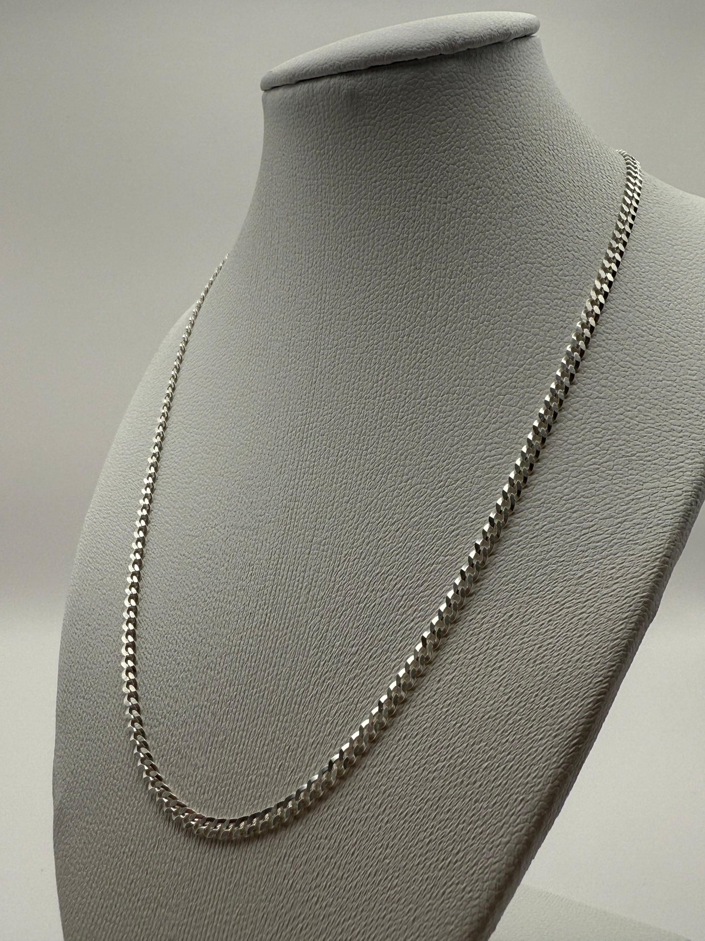 Flat curb chain, 2.5 mm thick, 60 cm long, Solid Sterling Silver (925).
