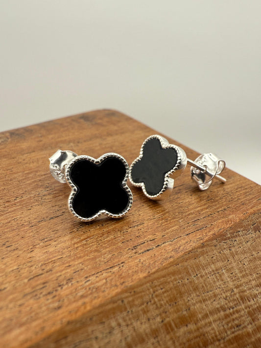 Black Agate Clover Leaf Stud