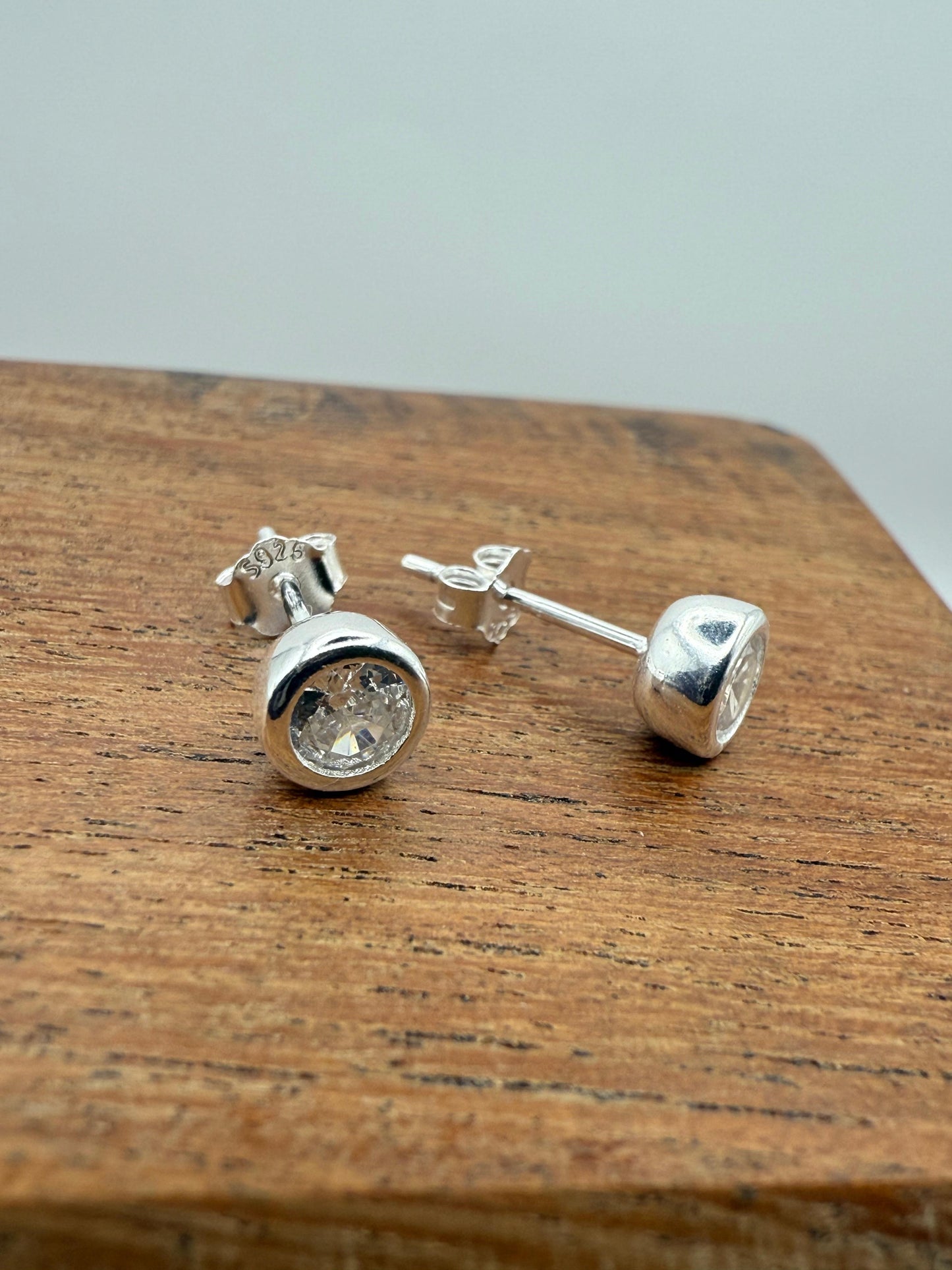 4mm RND Tube C/Z Stud