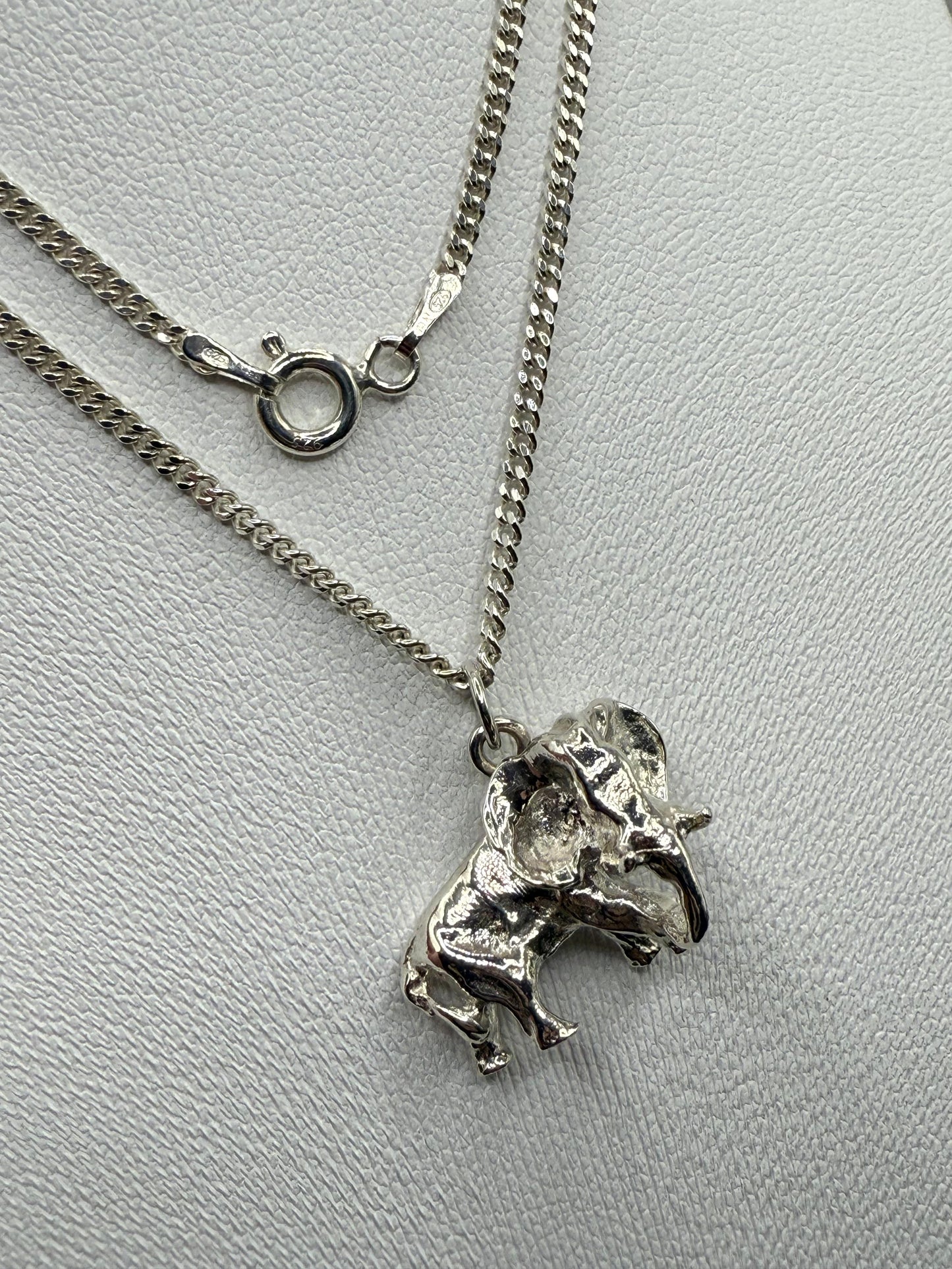 Giraffe Necklace Thin Rope 44cm