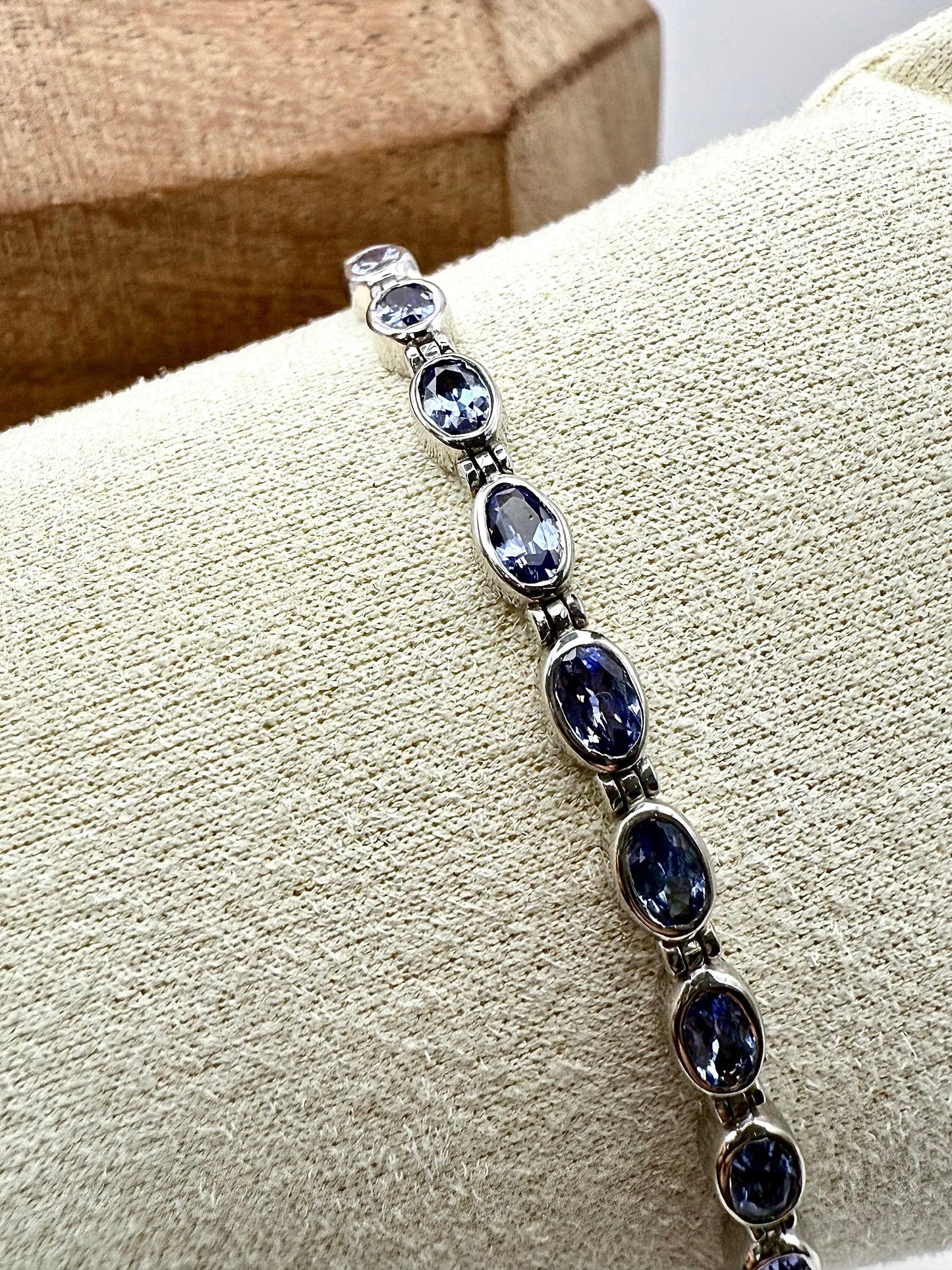Oval cut Tanzanite Bracelet Sterling Silver 925