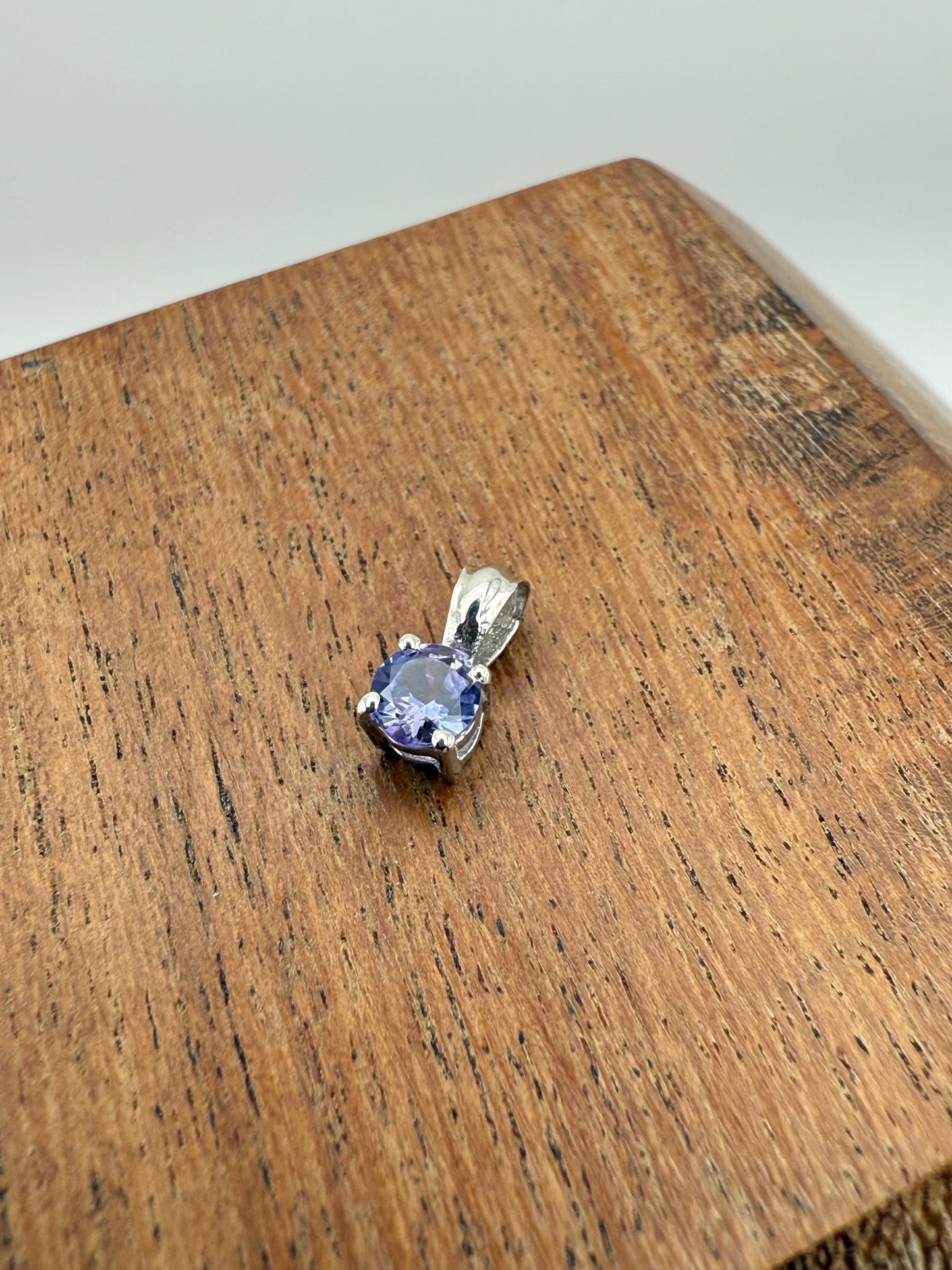 Round Tanzanite Pendant Sterling Silver 925