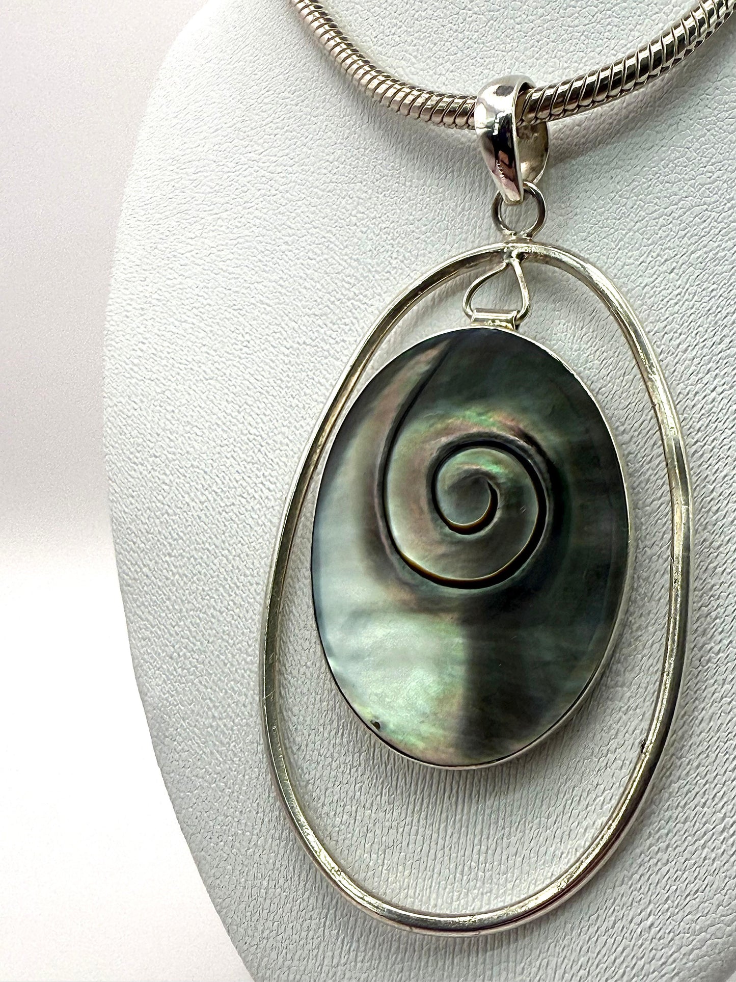 925 Sterling Silver 46cm Large Mother of Pearl Necklace