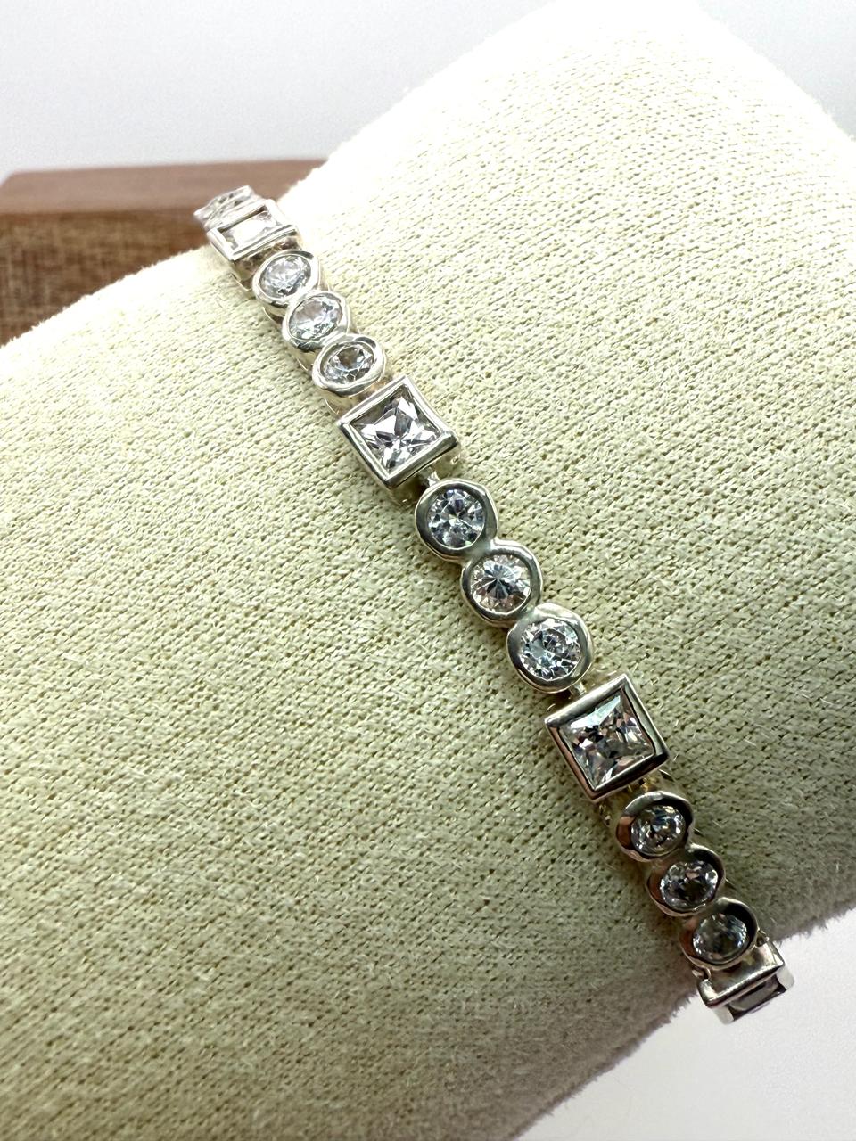 925 Sterling Silver Clear Round and Princess Cut Moissanite Tennis 18cm Bracelet