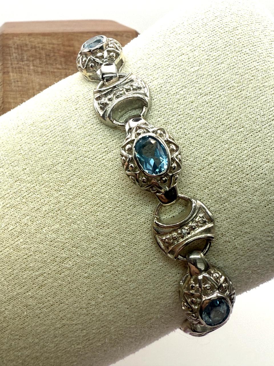 925 Sterling Silver Bulky Sky Blue Topaz 19cm Bracelet