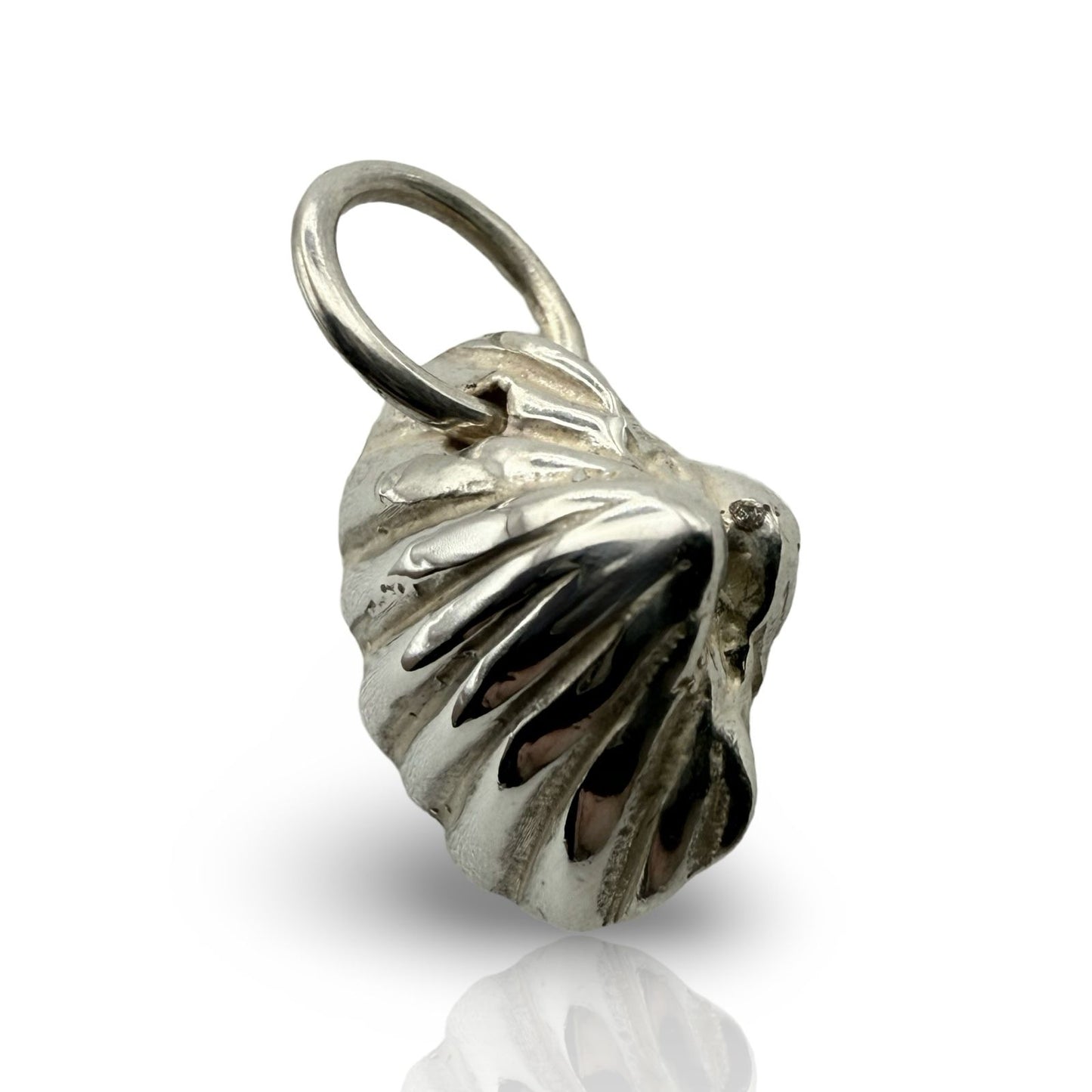 925 Sterling Silver Clam Pendant
