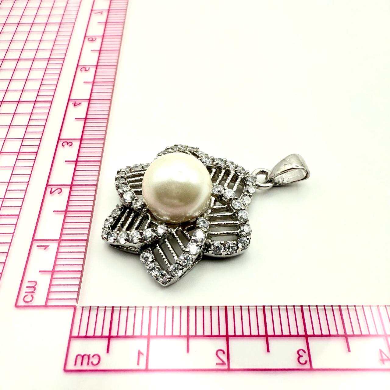 925 Sterling Silver Pearl Eye Pendant